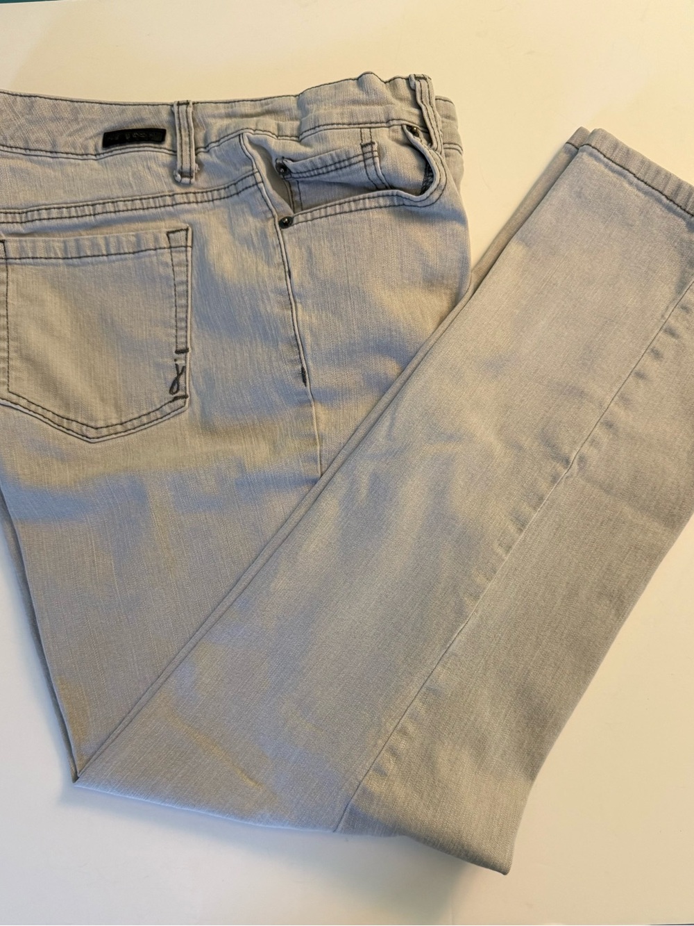 Jones New York Lexington Straight Leg Women’s Stretch Jeans in Light Gray 14P